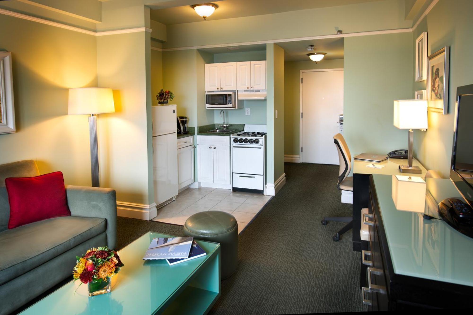One-Bedroom King Suite