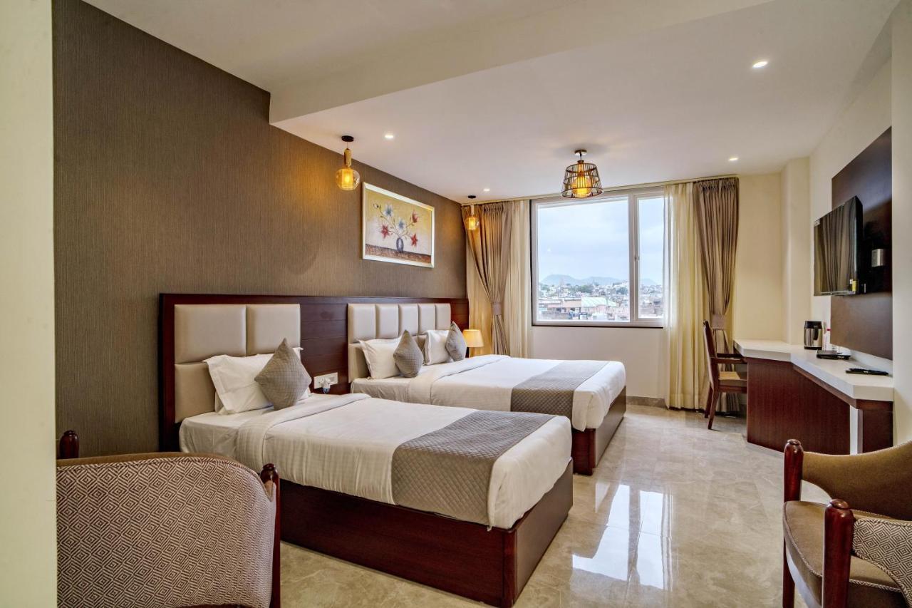 Triple Room with City View