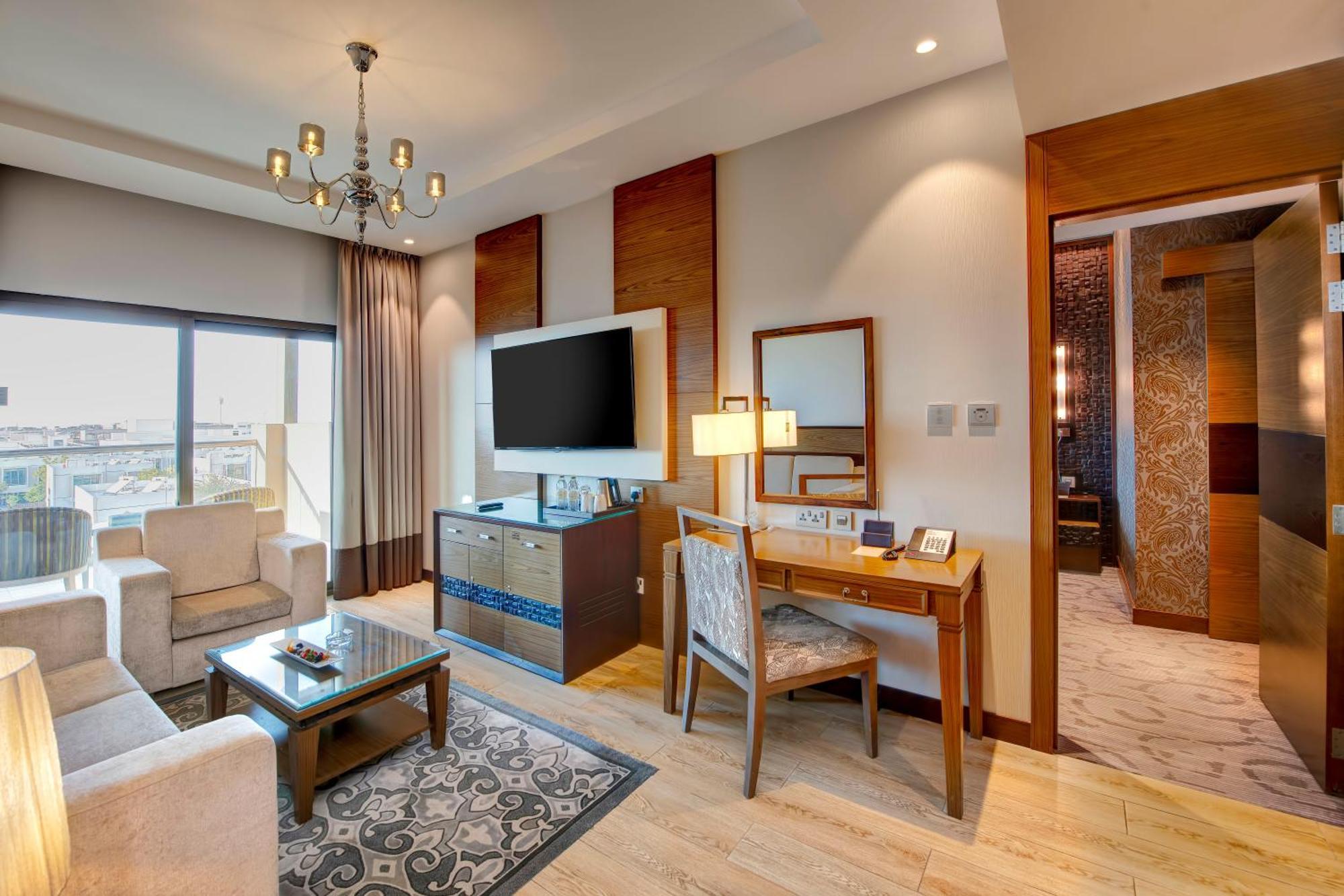 Junior Suite Complimentary Shuttle Bus to Beach & Mall of the Emirates