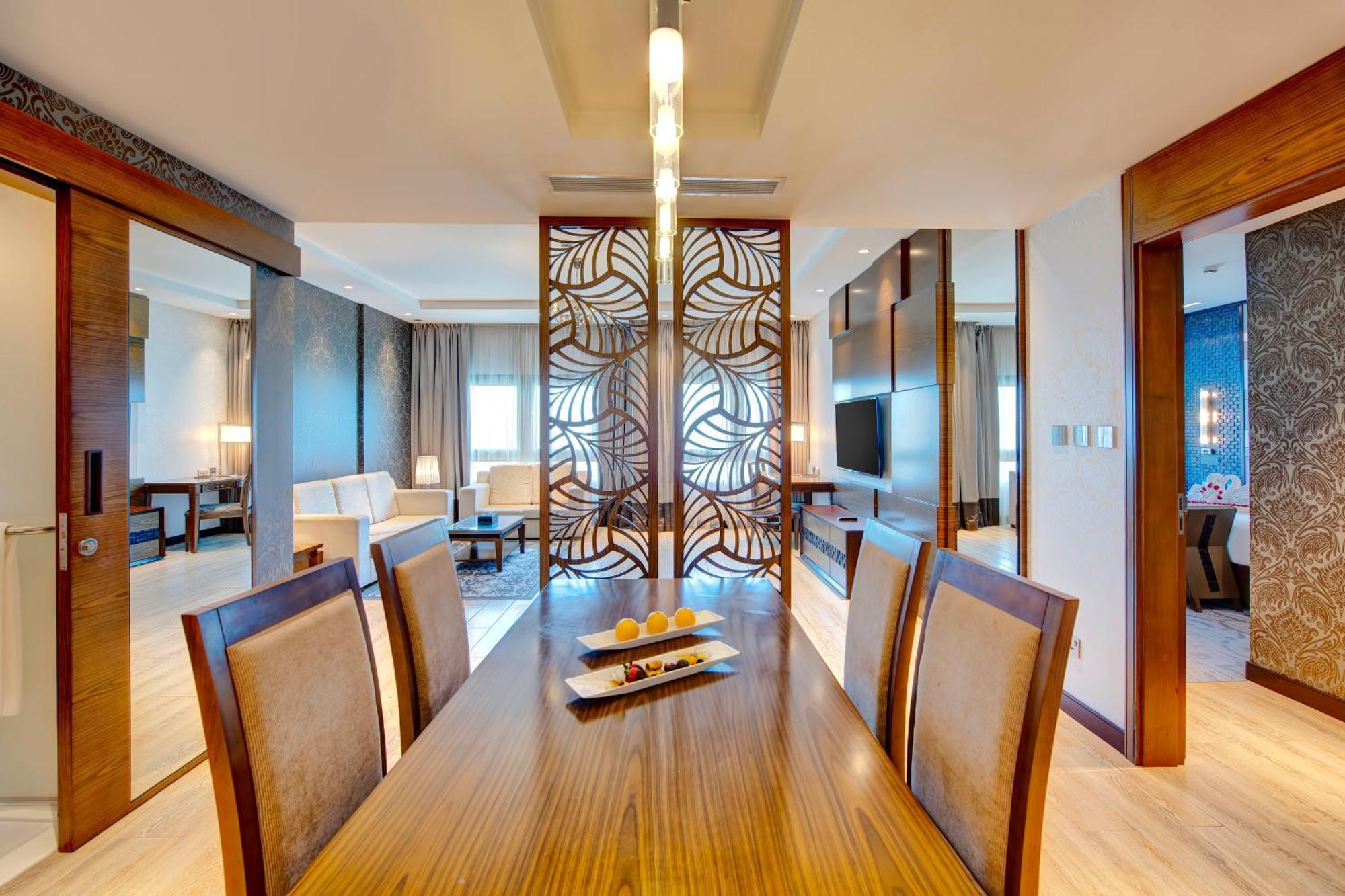 Deluxe Suite Complimentary Shuttle Bus to Beach & Mall of the Emirates