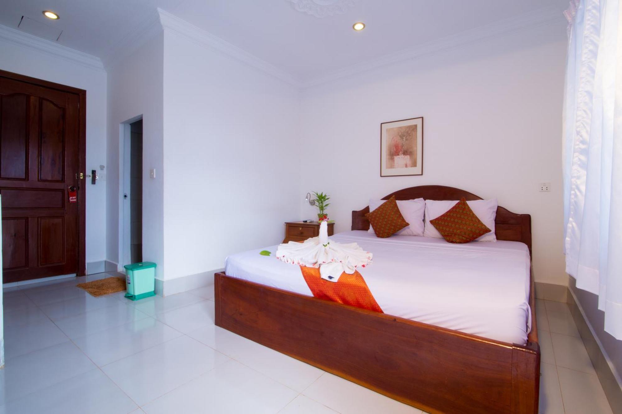 Deluxe Double Room with Balcony,926604235:JPEG