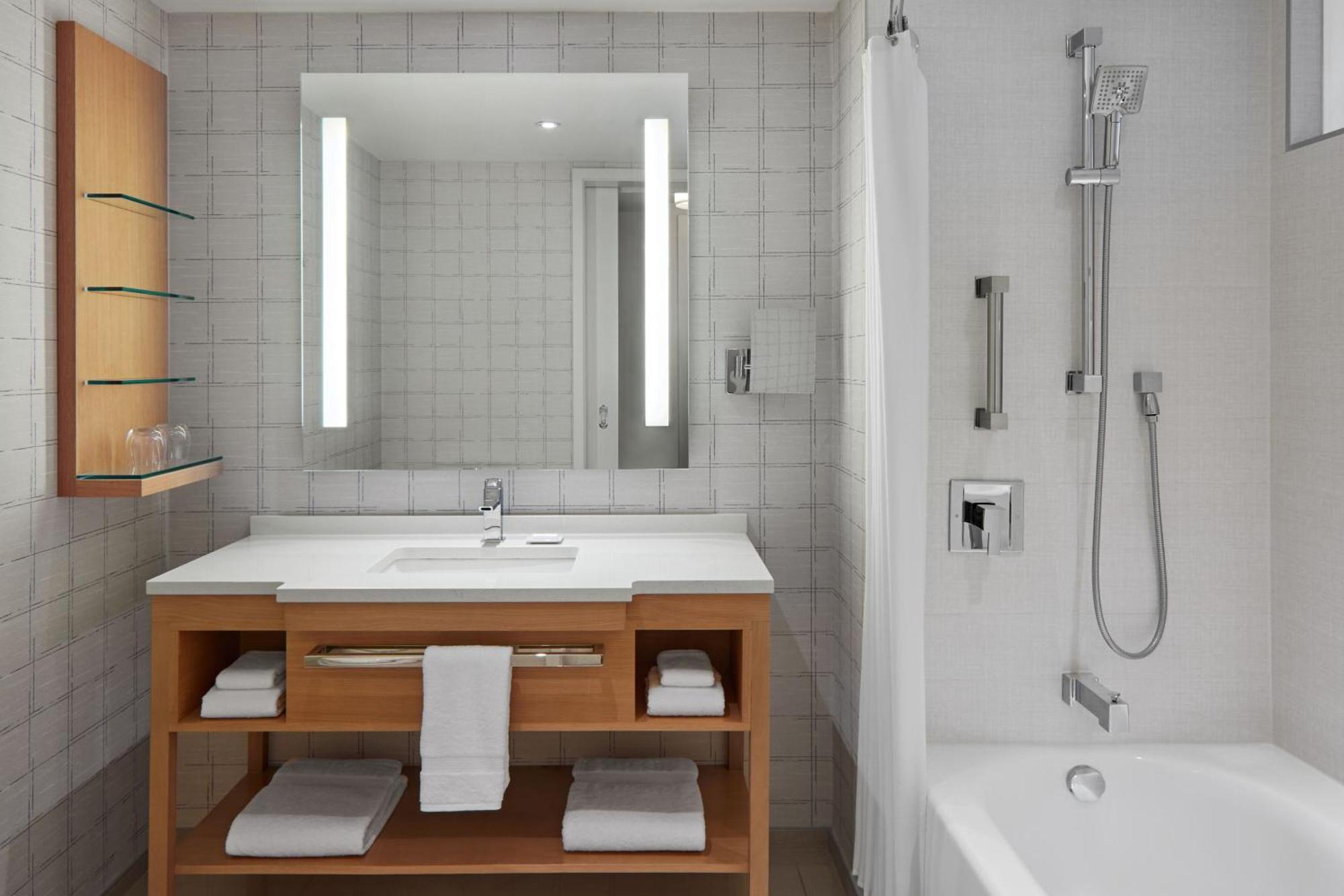 King Room,1538556082:JPEG