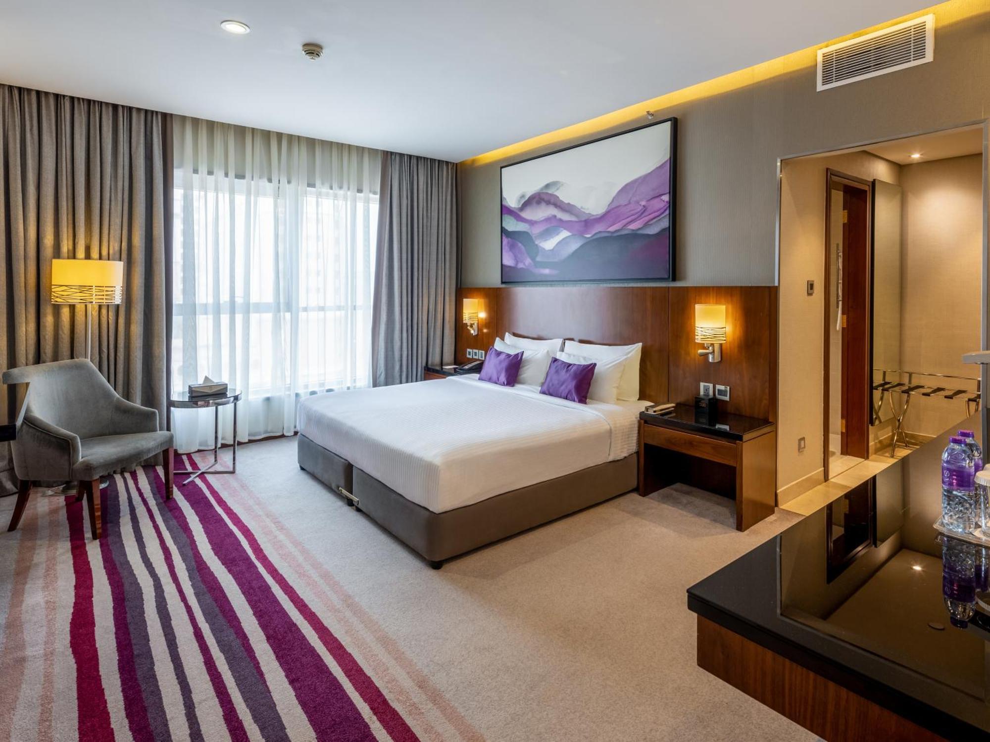 Classic King or Twin Room Complimentary Transfer To Beach