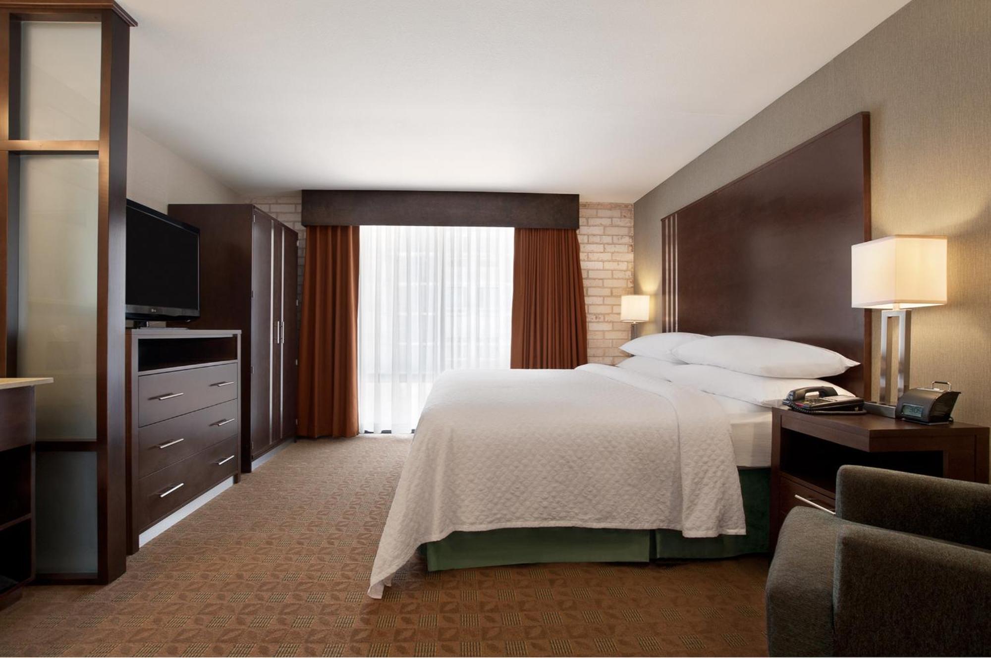 Presidential Suite - Disability Access,1551409825:JPEG