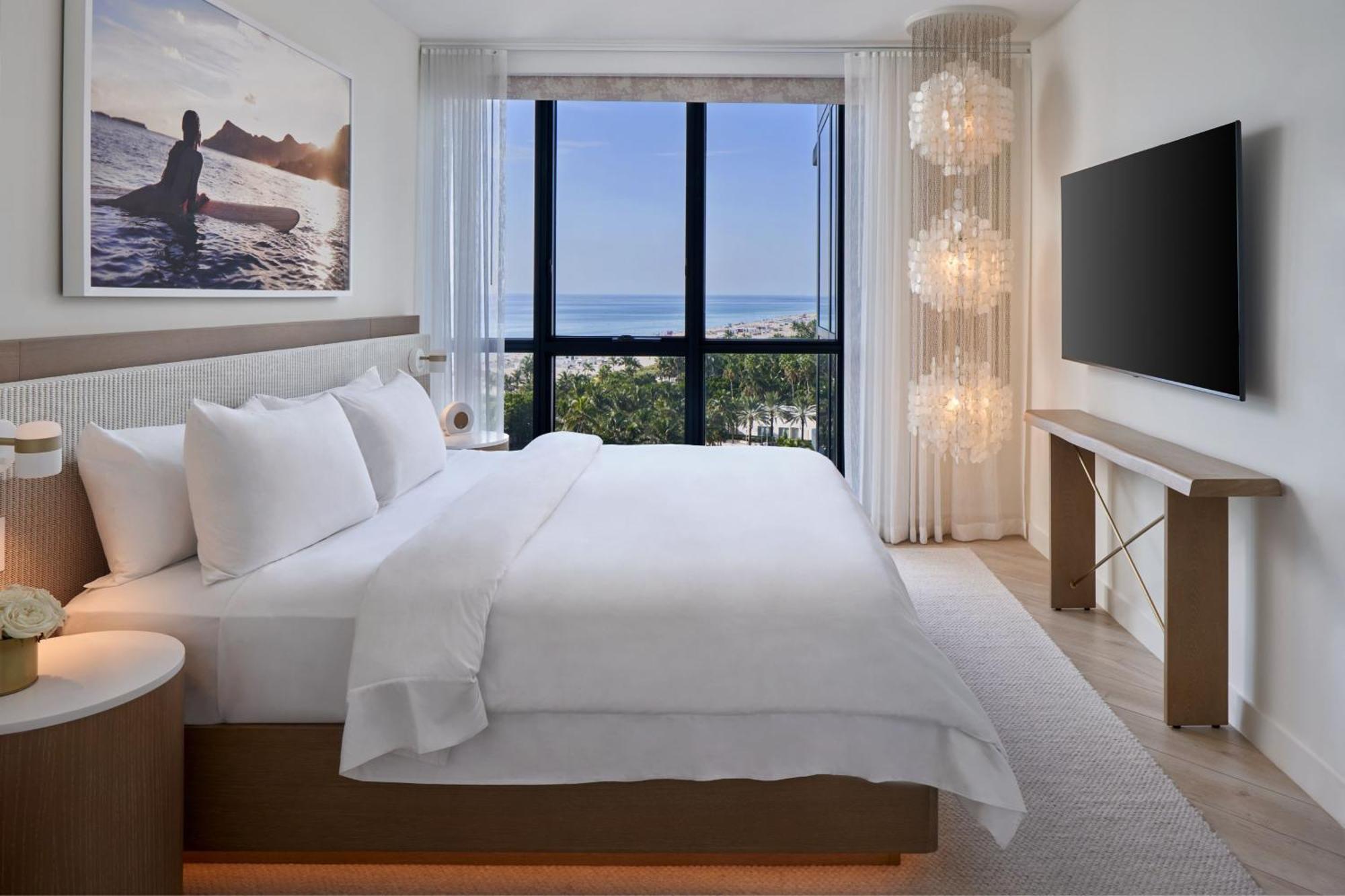 Junior Suite, Suite, 1 King, Ocean view, Balcony,1545943552:JPEG