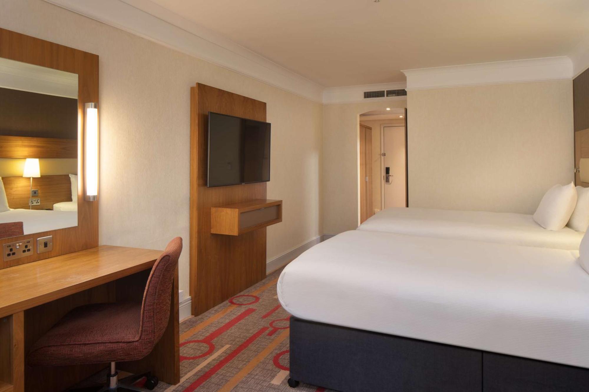 Twin Room,1548675247:JPEG