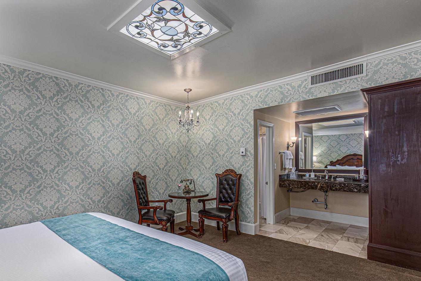Standard King Room