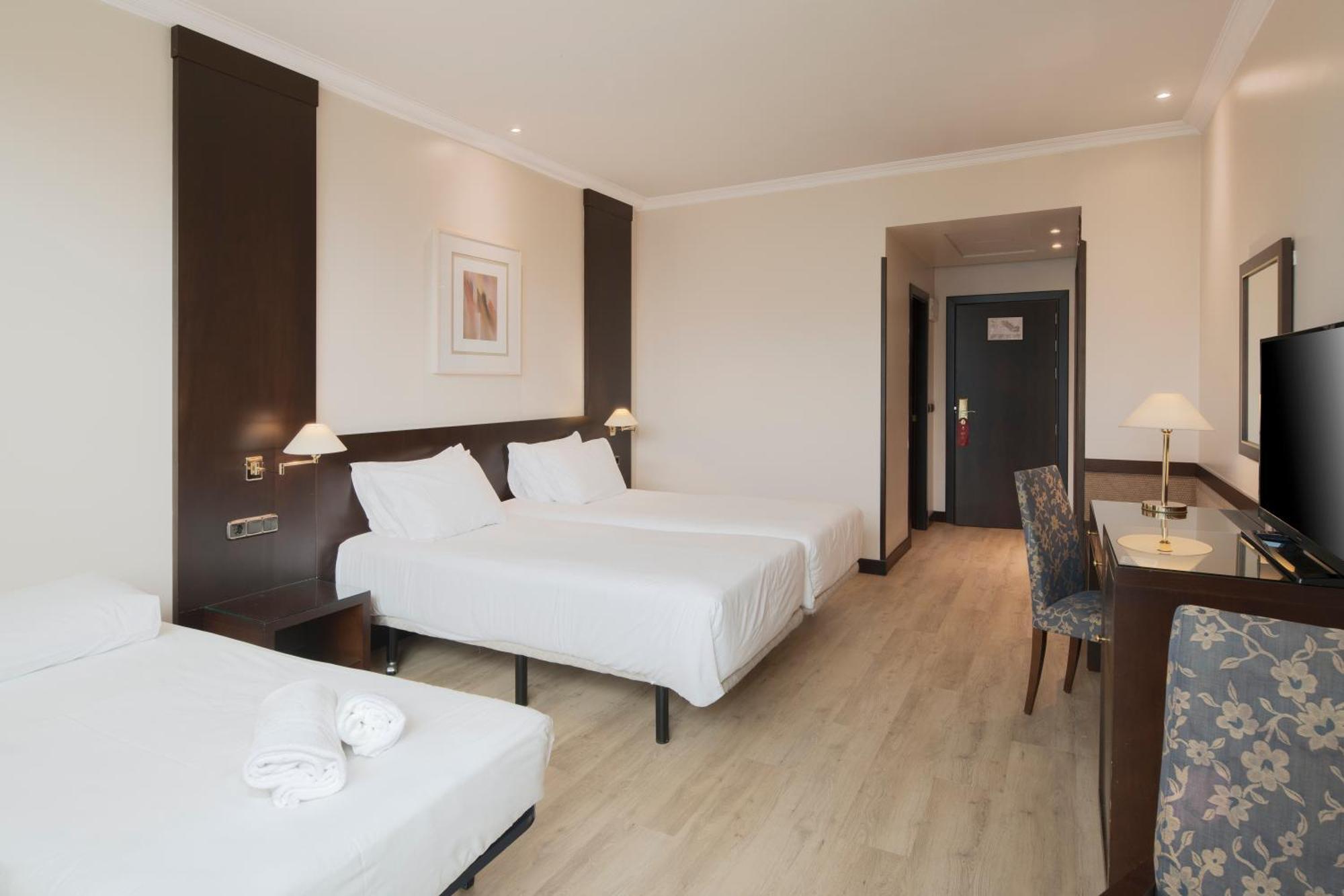 Standard Double or Twin Room (3 Adults),1553162680:JPEG