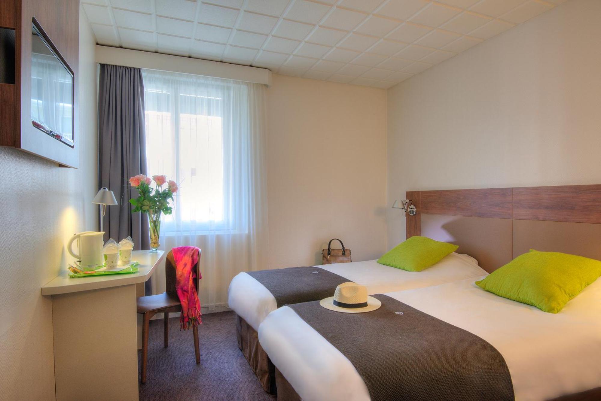 Standard Twin Room,1554377338:JPEG