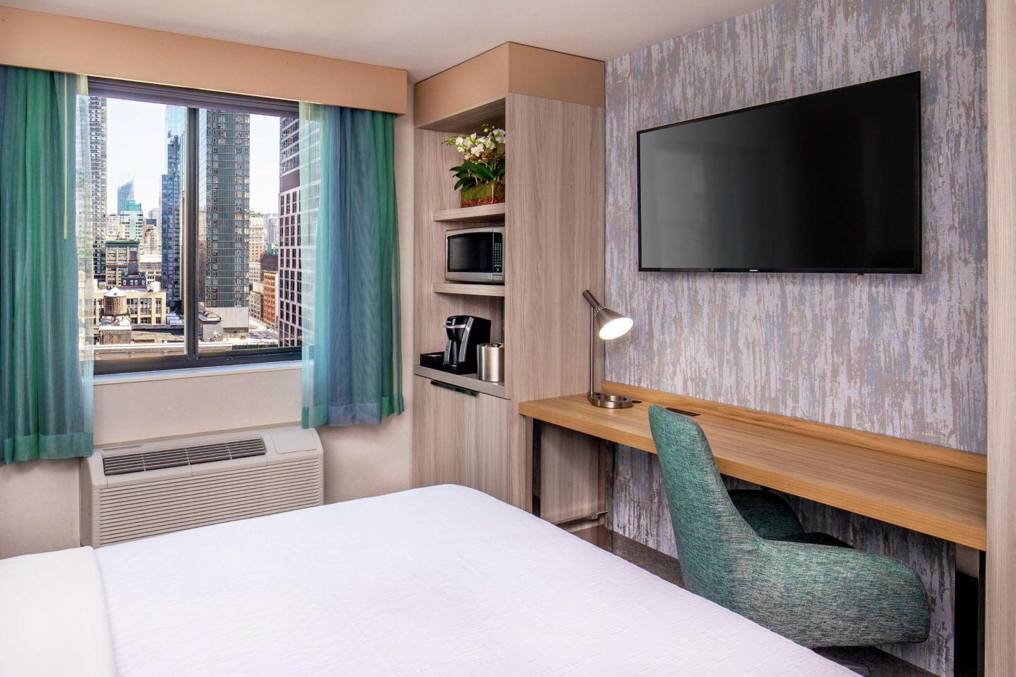 King Room City View,1557456187:JPEG