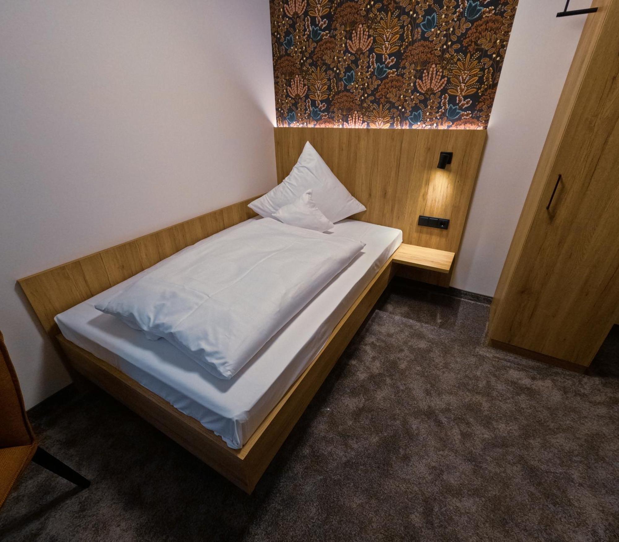 Deluxe Single Room,1600557234:JPEG