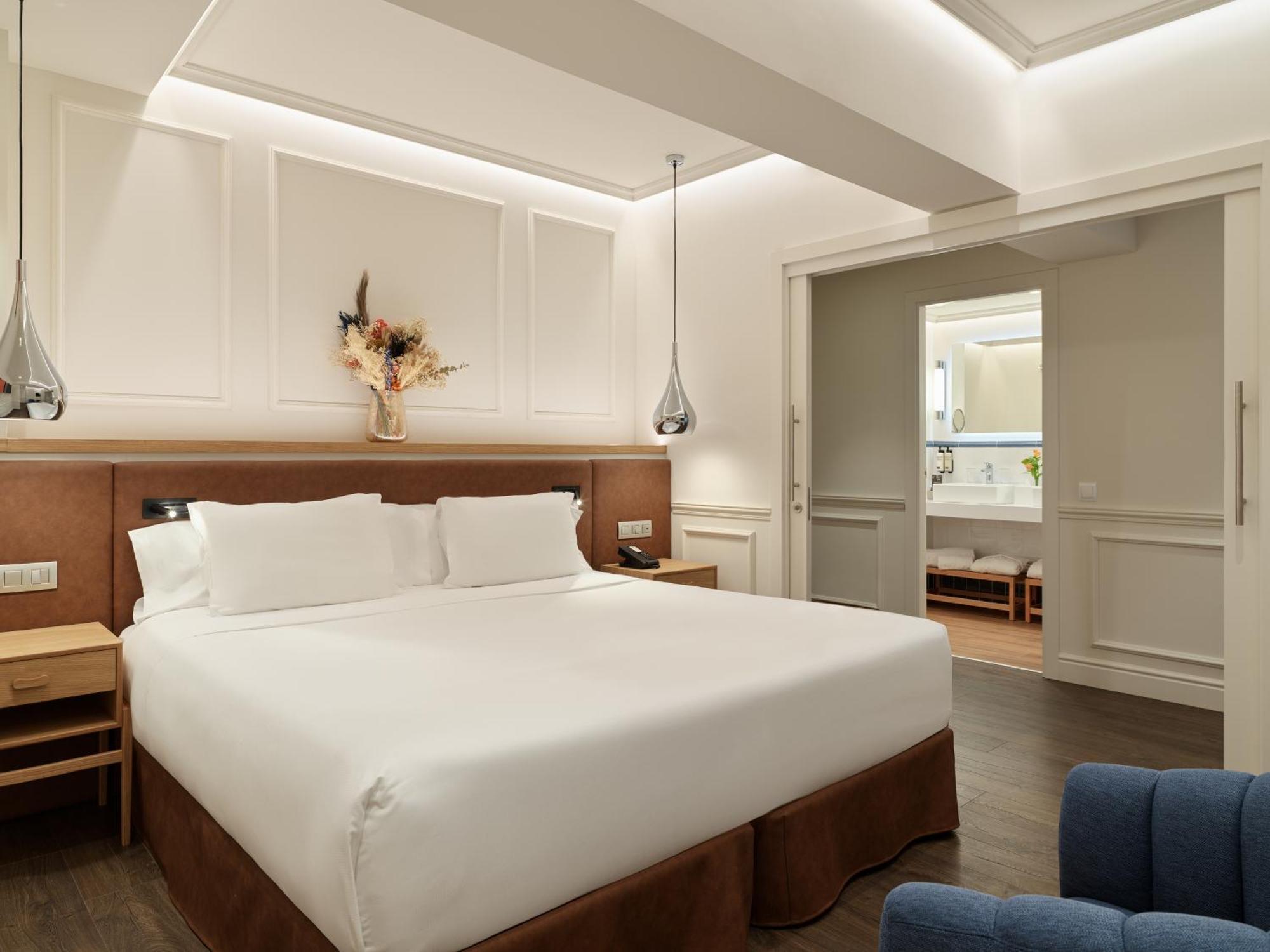 Suite,1572626651:JPEG