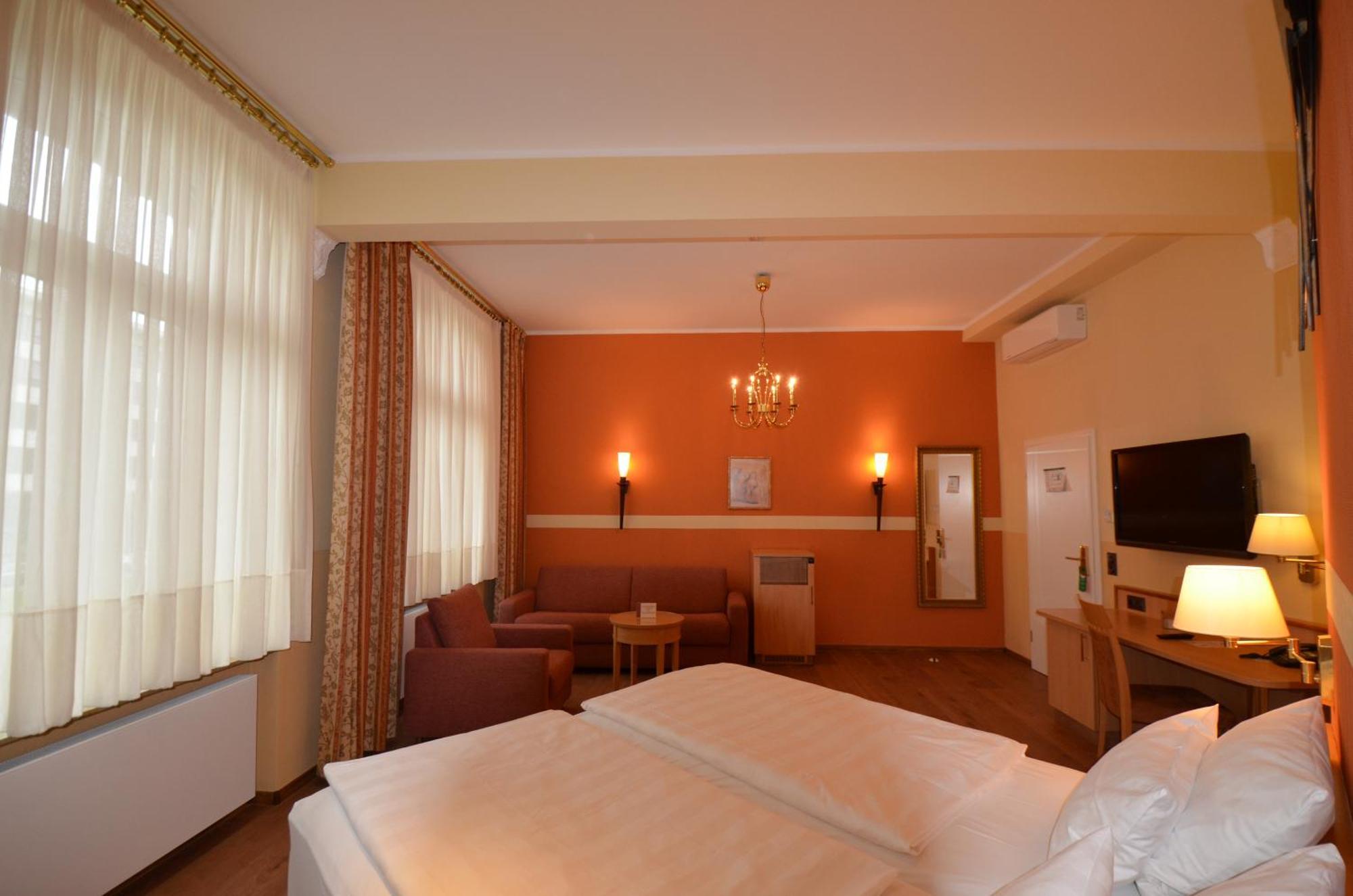 Junior Suite,1574684693:JPEG