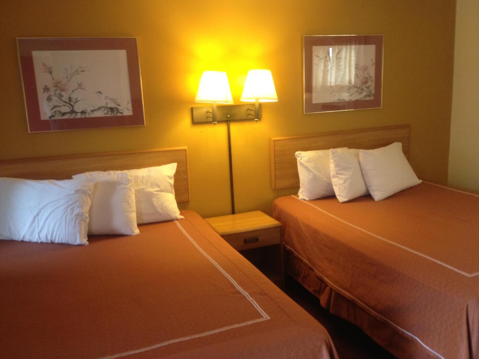 Queen Room Two Queen Beds Non-Smoking