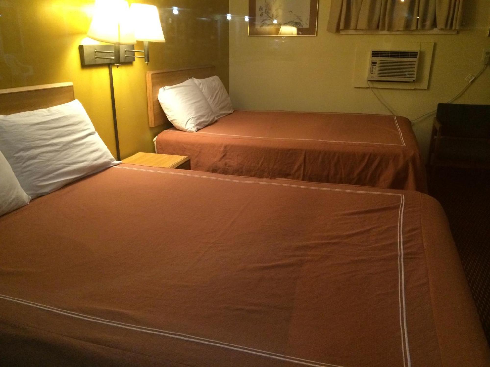 Queen Room Two Queen Beds Non-Smoking