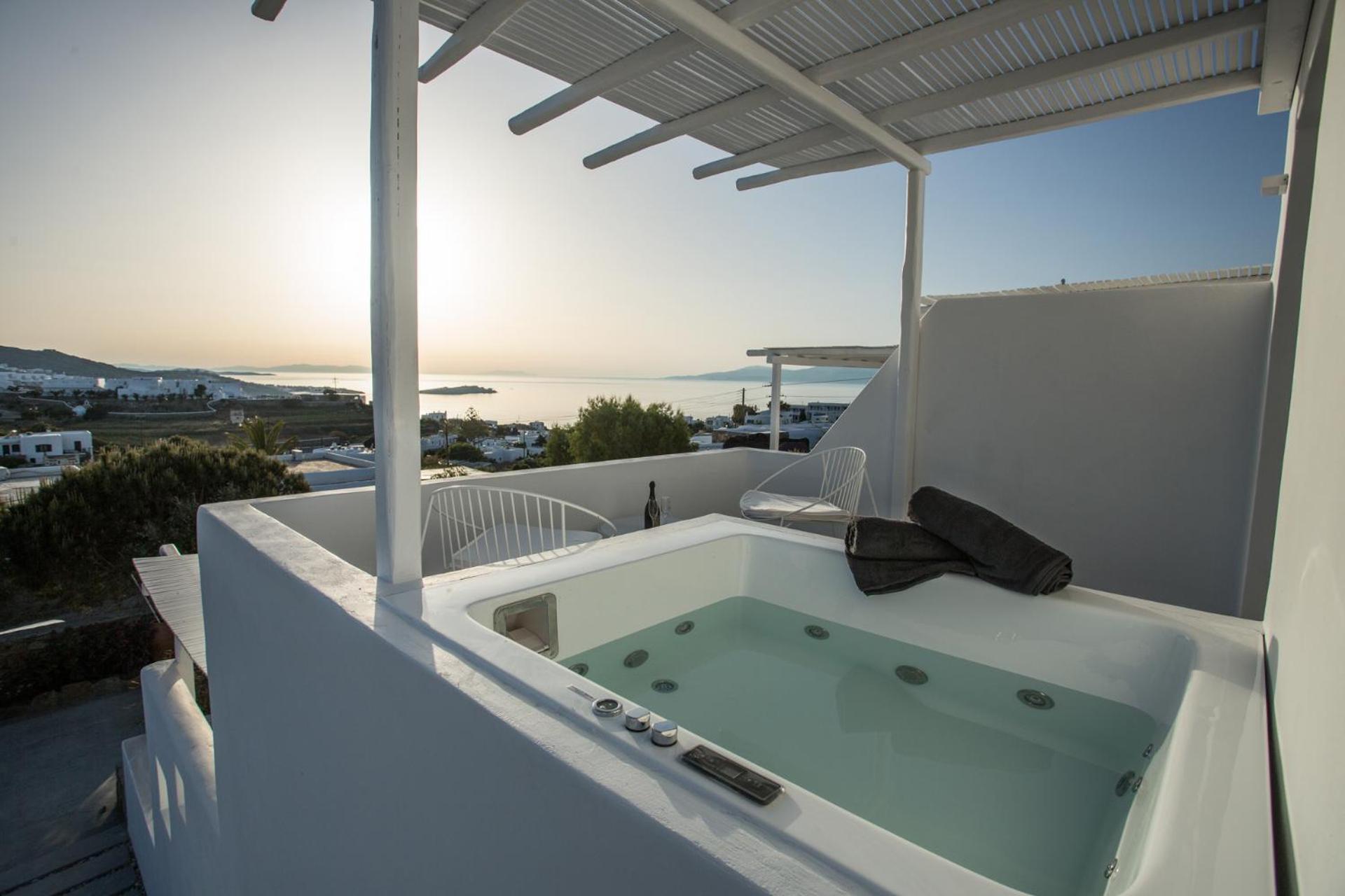 Deluxe Sea View Room Outdoor Jetted Hot Tub