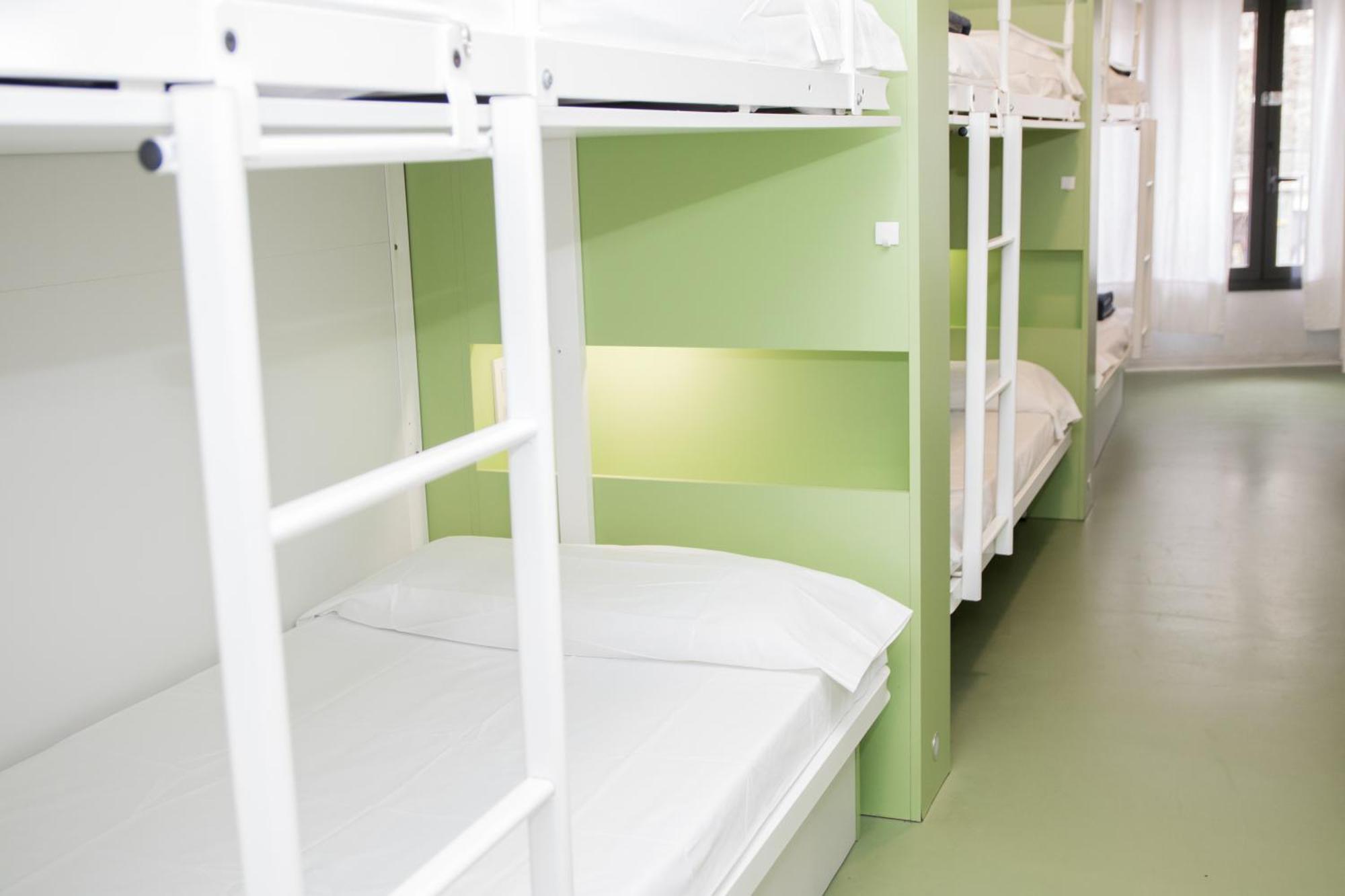 Bed in 12-Bed Mixed Dormitory Room,1589532636:JPEG