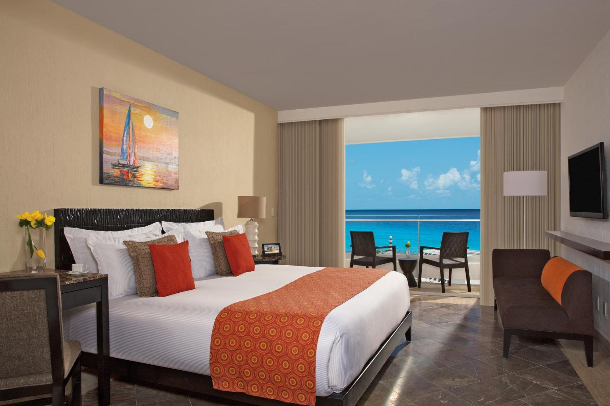 Deluxe Ocean Front 1 King Bed,1739389079:JPEG