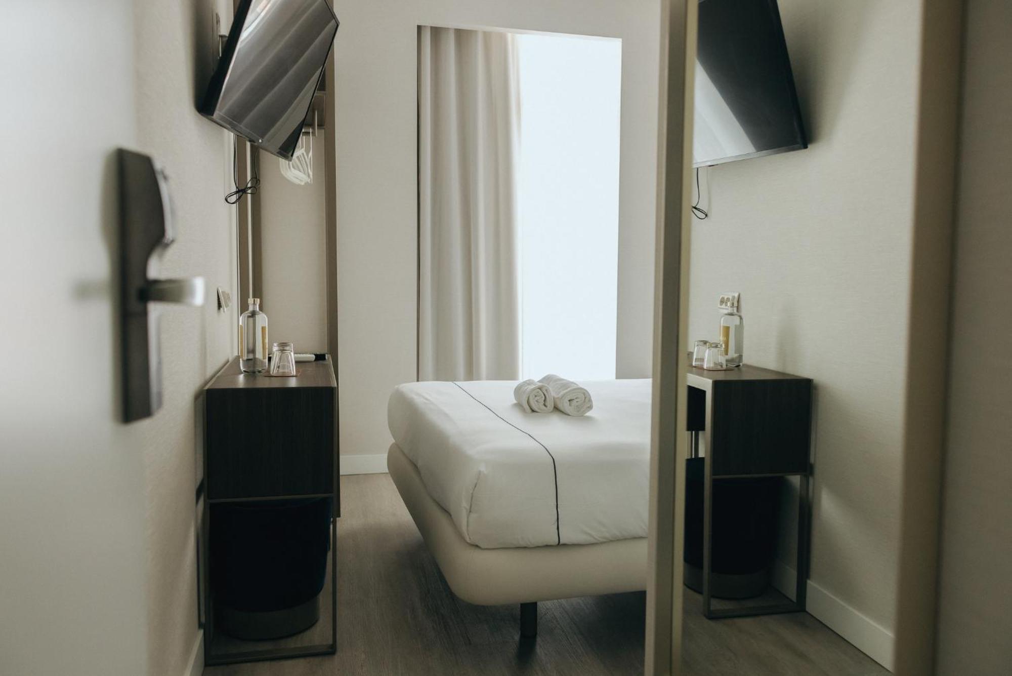 Small Classic Double Room,1619167417:JPEG