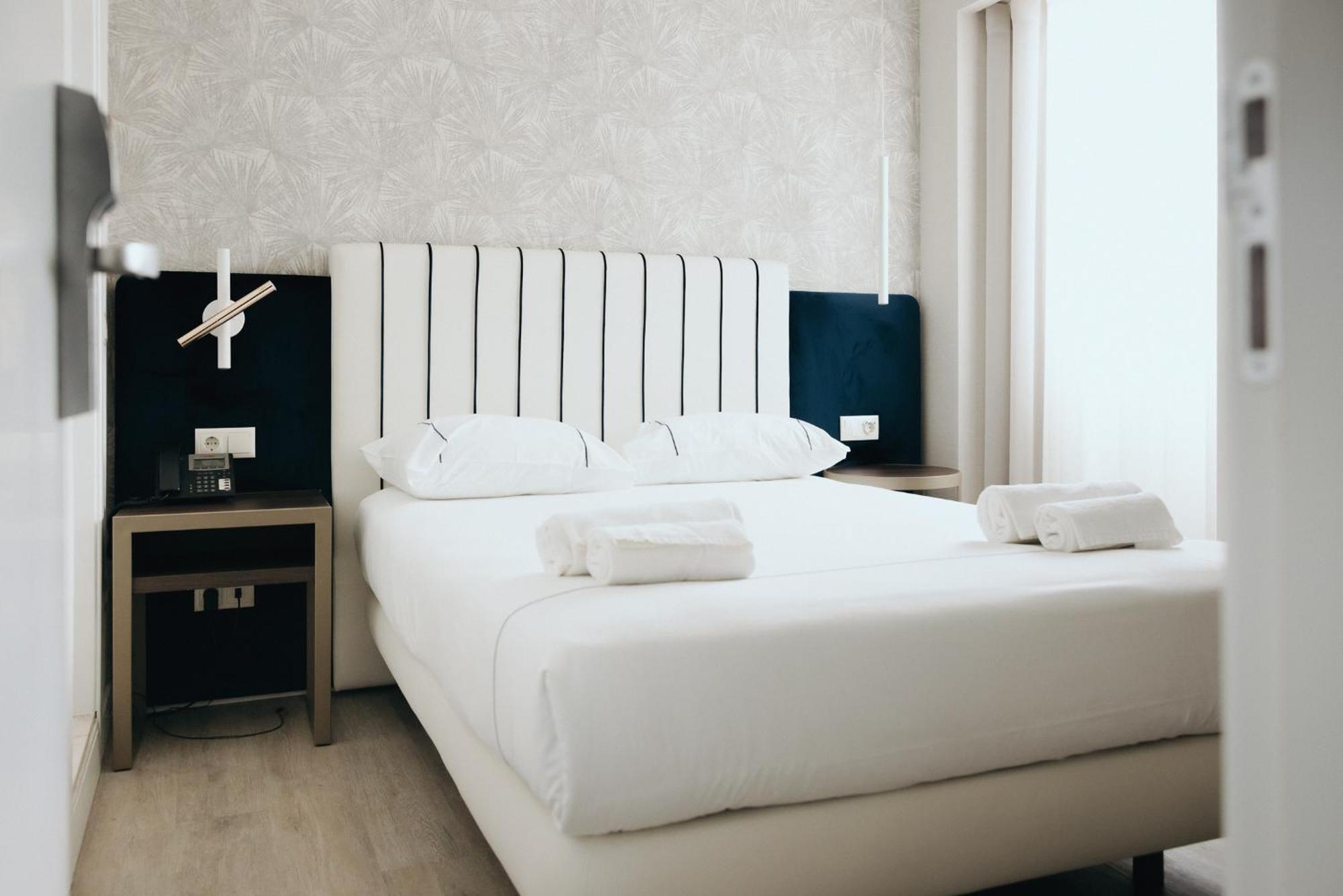 Small Classic Double Room,1625479895:JPEG