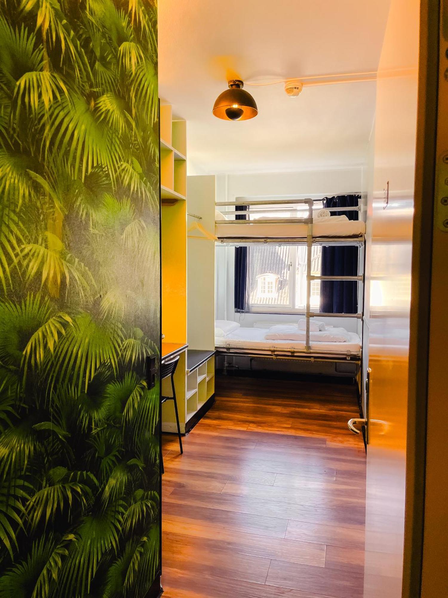 Twin Room Private Bathroom