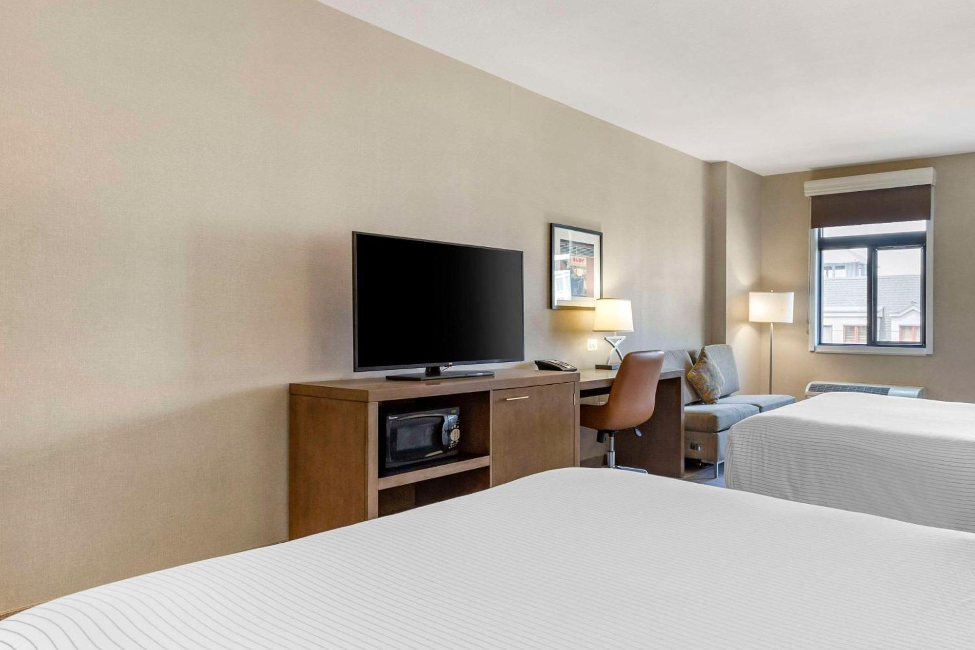 Queen Room Two Queen Beds Non Smoking