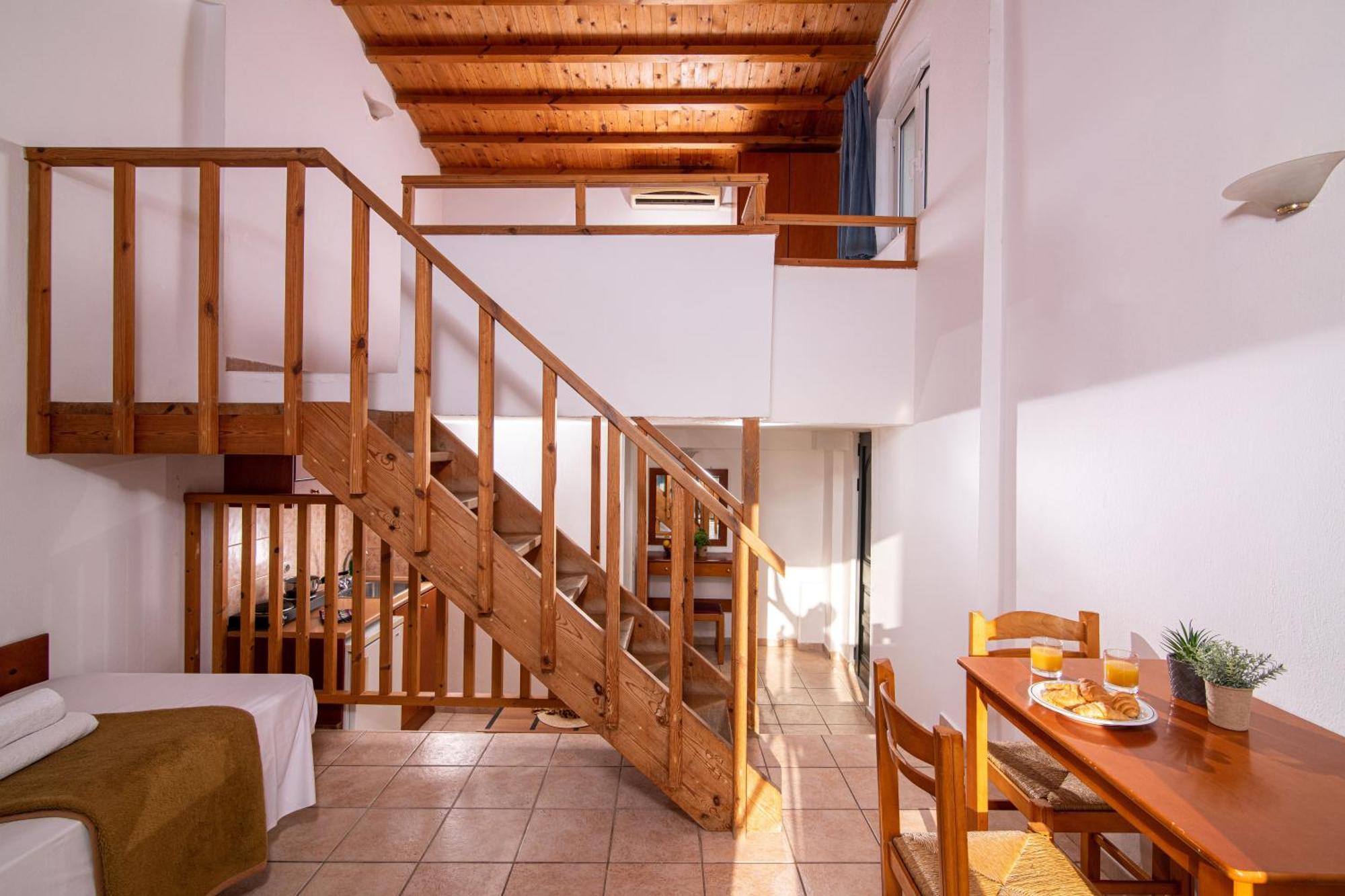 Apartment - Split Level with Garden or Pool View,1622561213:JPEG