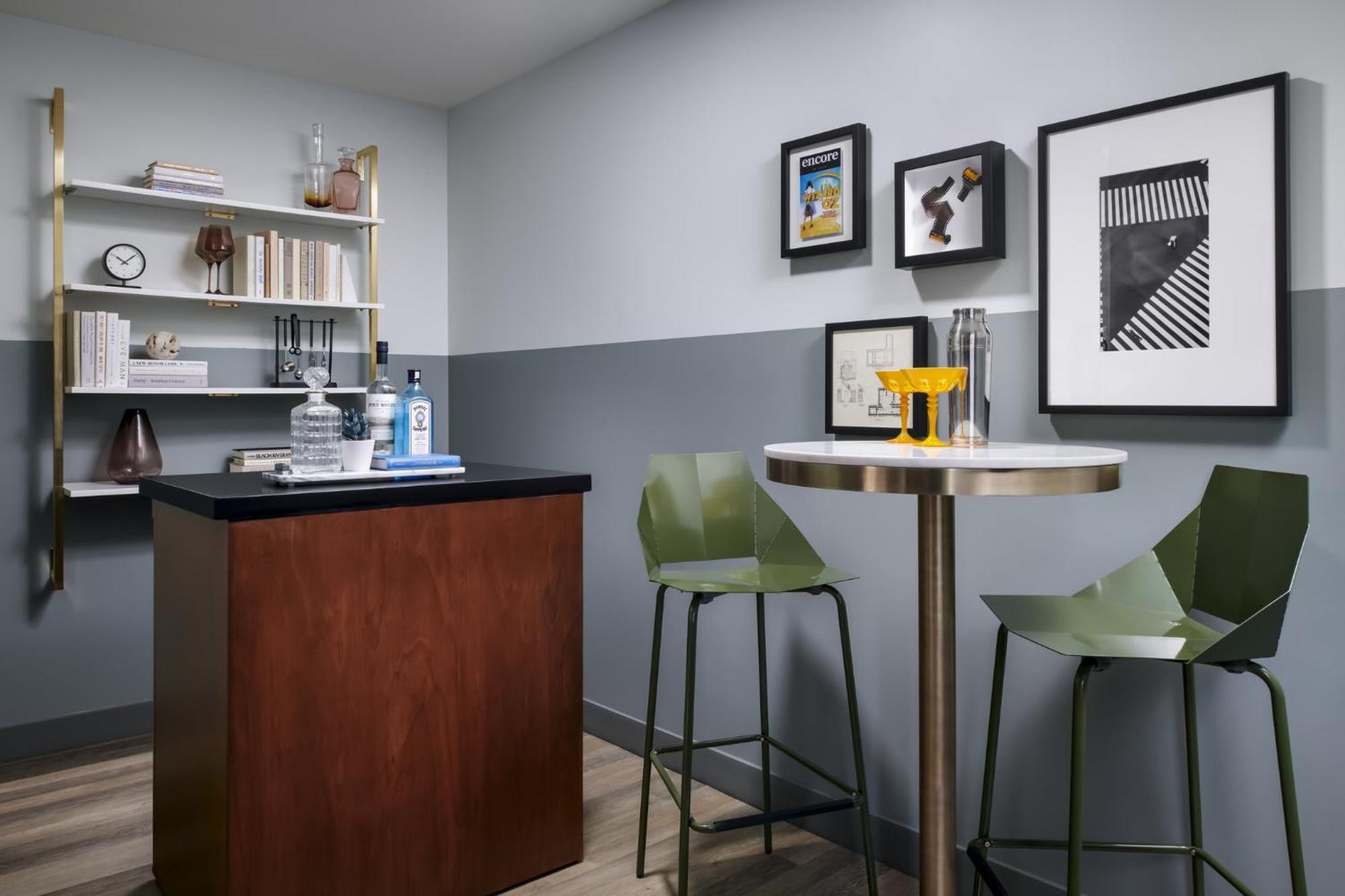 Suite Two Queen Beds Wet Bar