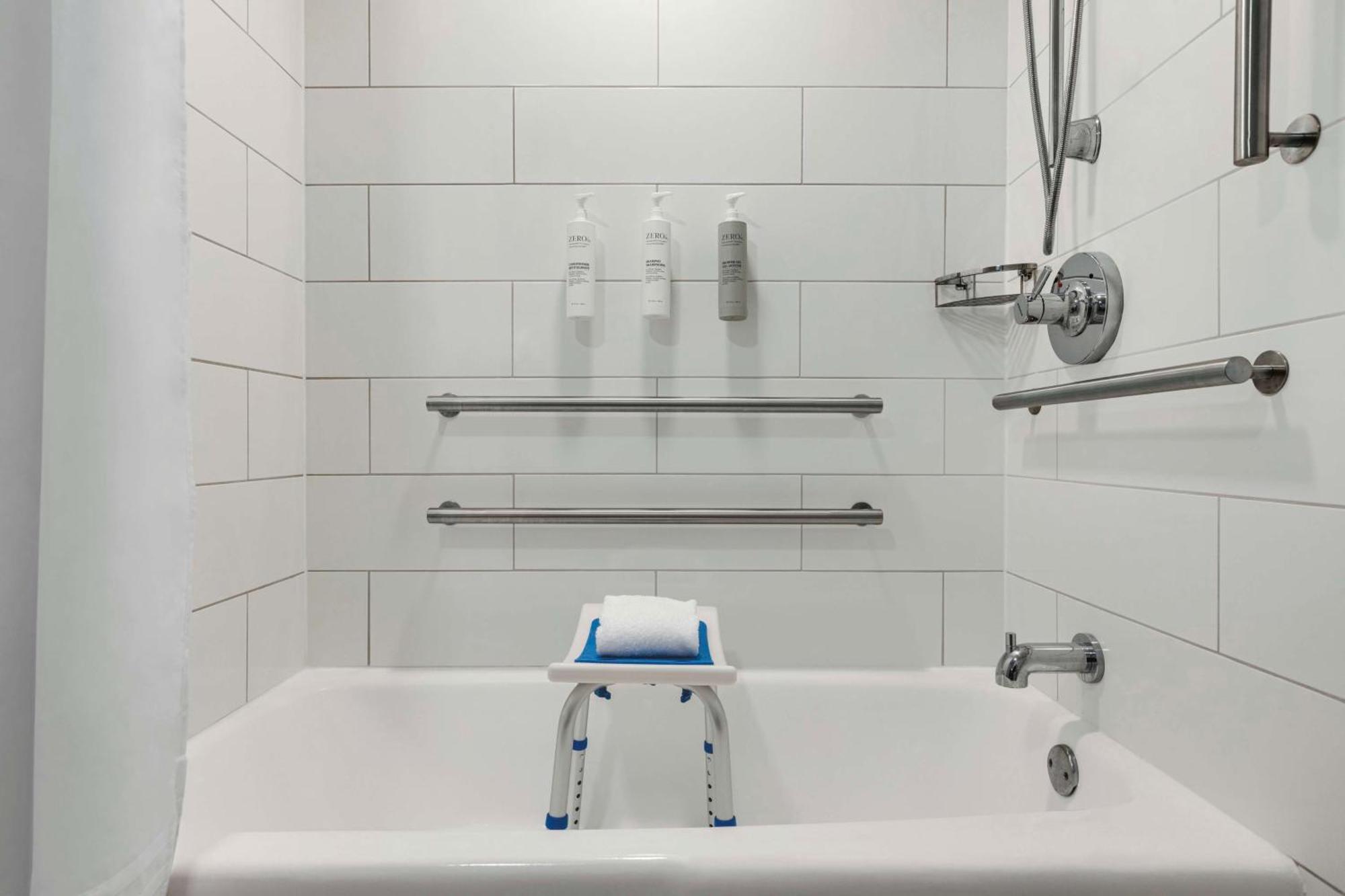 King Suite Accessible Tub Mobility Hearing Access or Non-Smoking