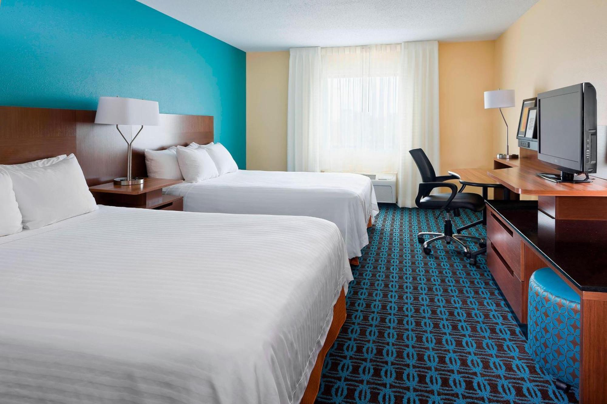 Queen Room Two Queen Beds Hearing Accessible