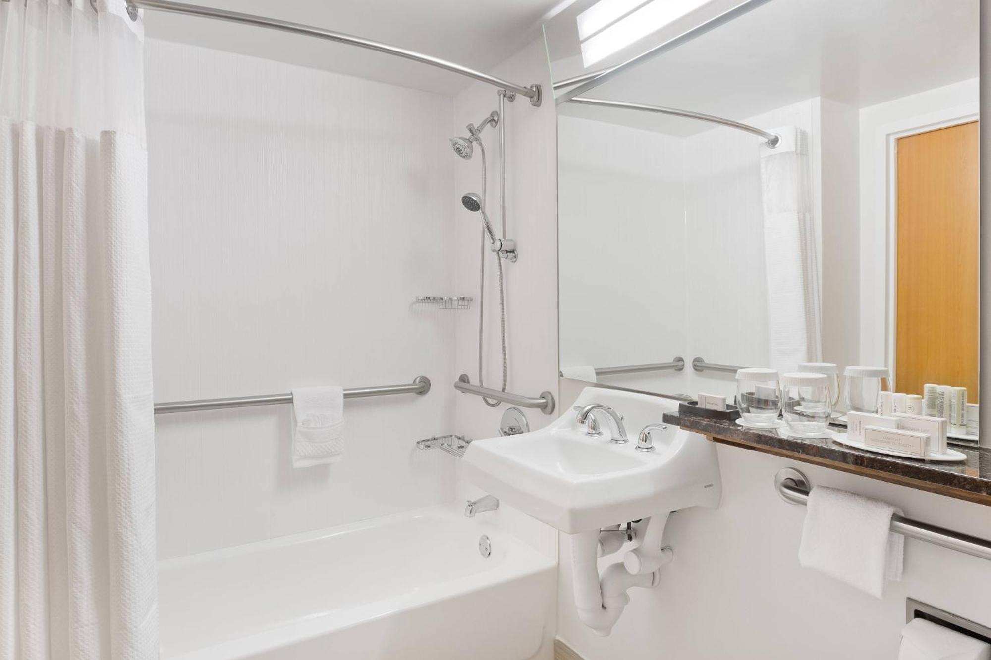 King Room,1632225381:JPEG