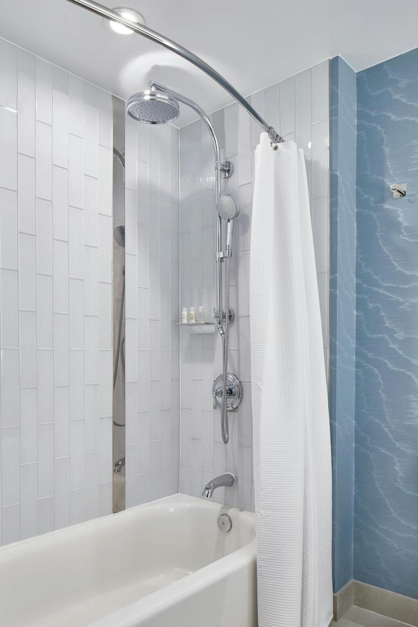 Room with King Bed or Two Double Beds,1632242417:JPEG