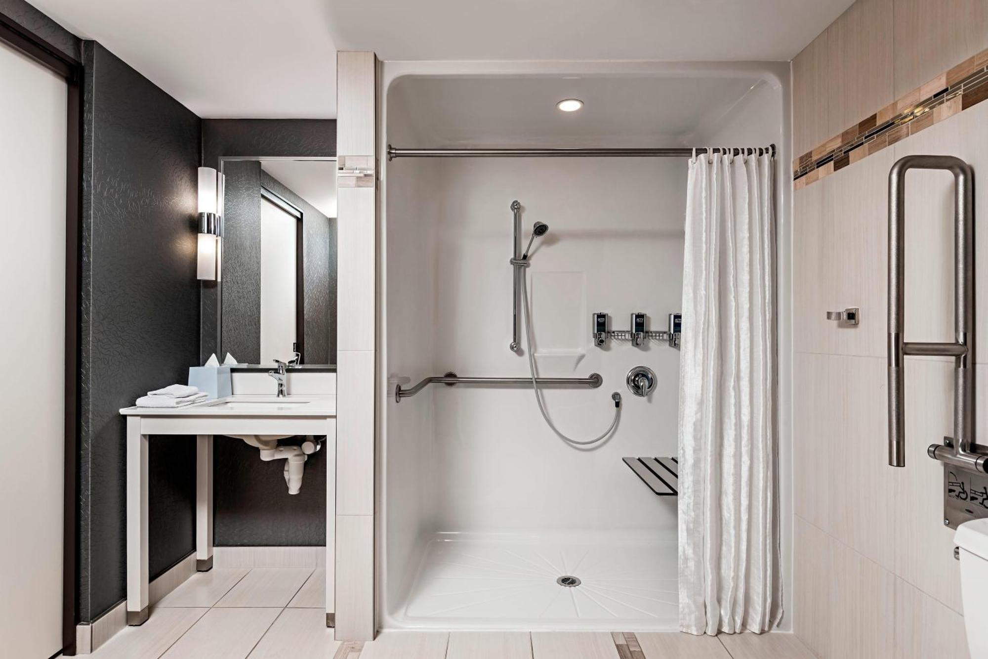 Tower Suite with 1 King Bed,1632259279:JPEG