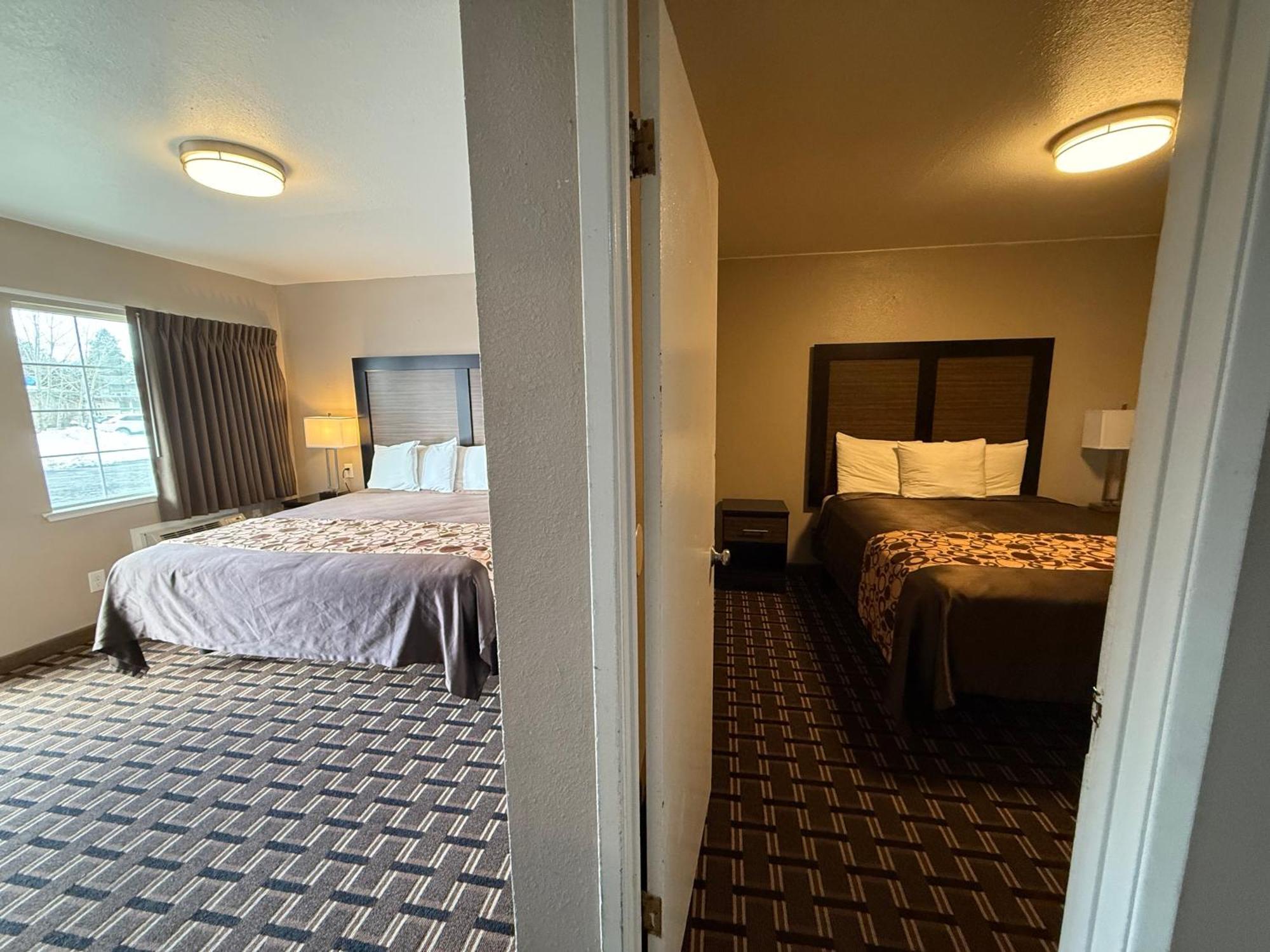 Deluxe Family Room