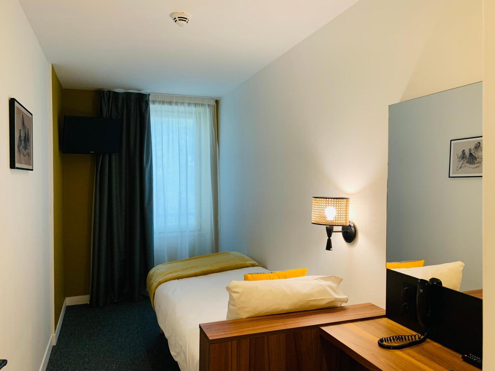 Small Single Room