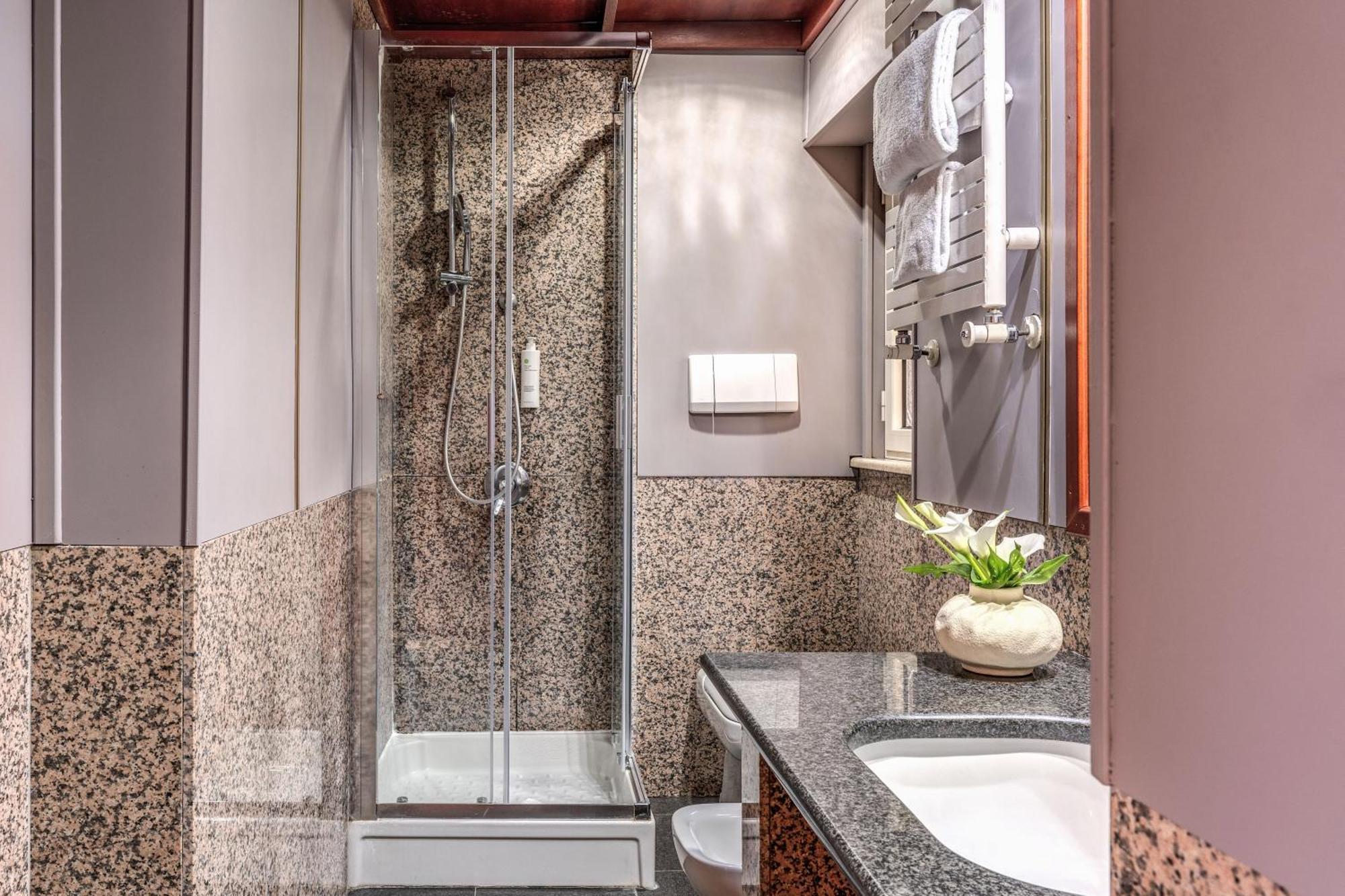 Single Room,1636004936:JPEG