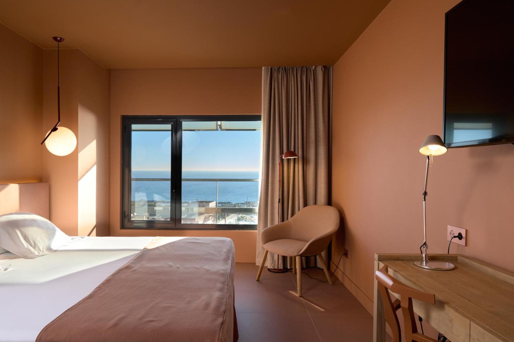 Double or Twin Room Sea View