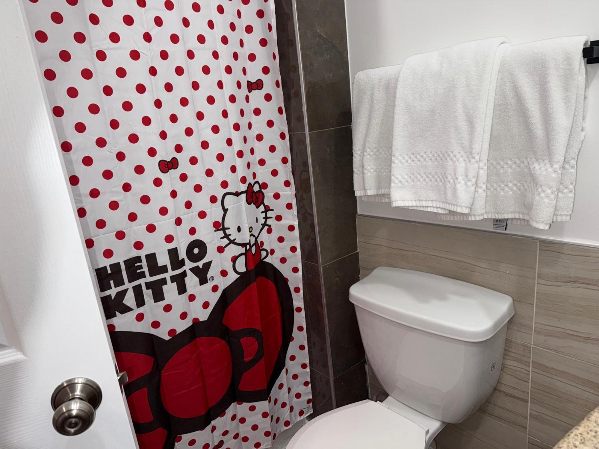 Kitty Character Suite 2 Queen Beds