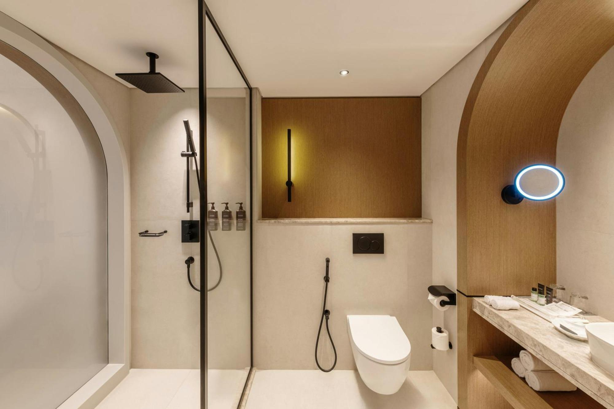 Deluxe King Room JBR View Private beach Access