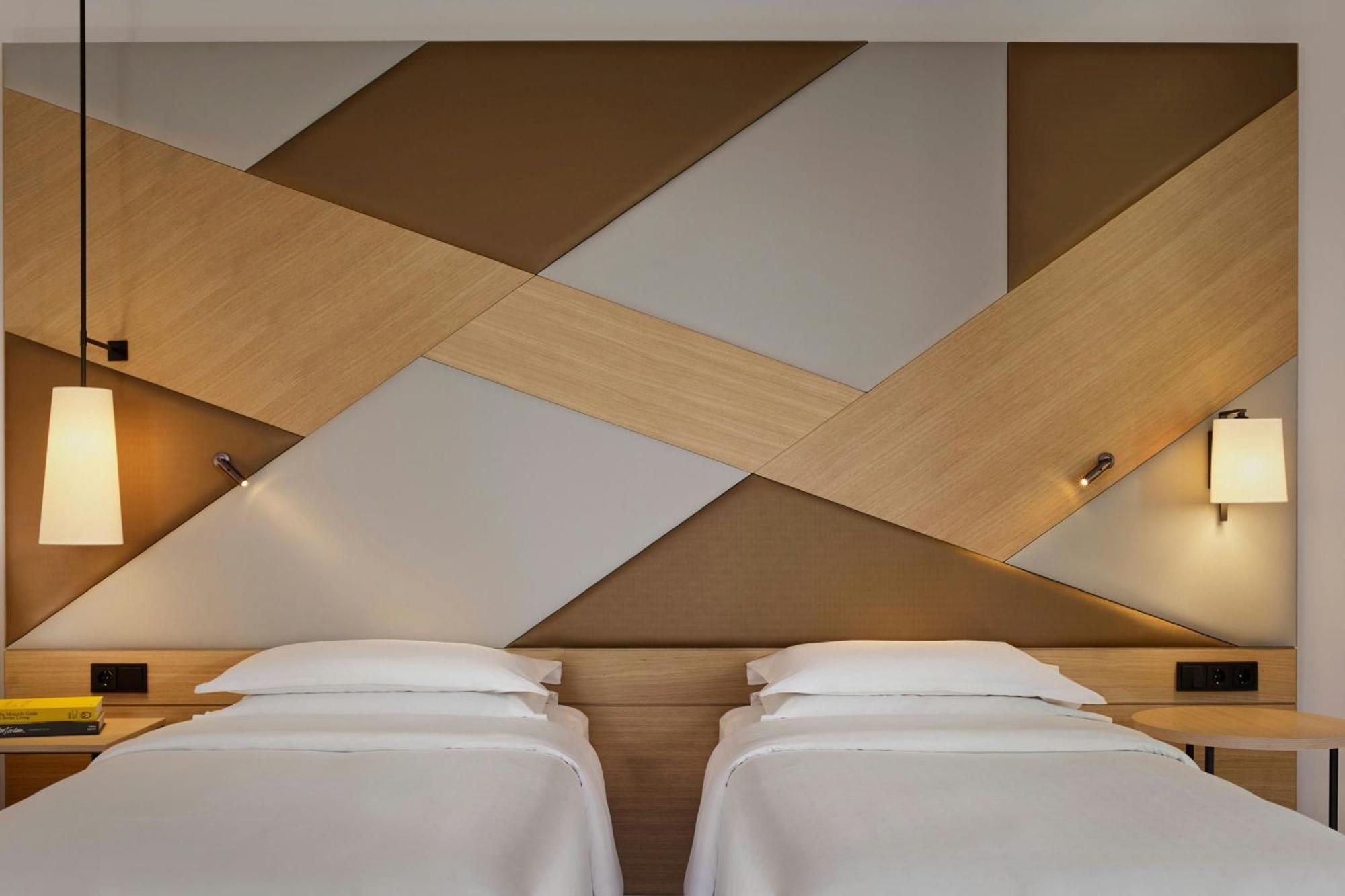 Deluxe, Guest room, 2 Twin/Single Bed(s),1417936800:JPEG