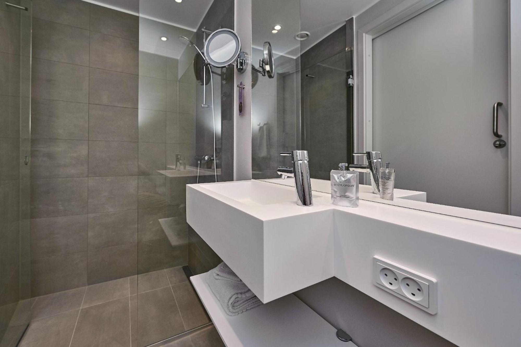 Family Room,1648932227:JPEG