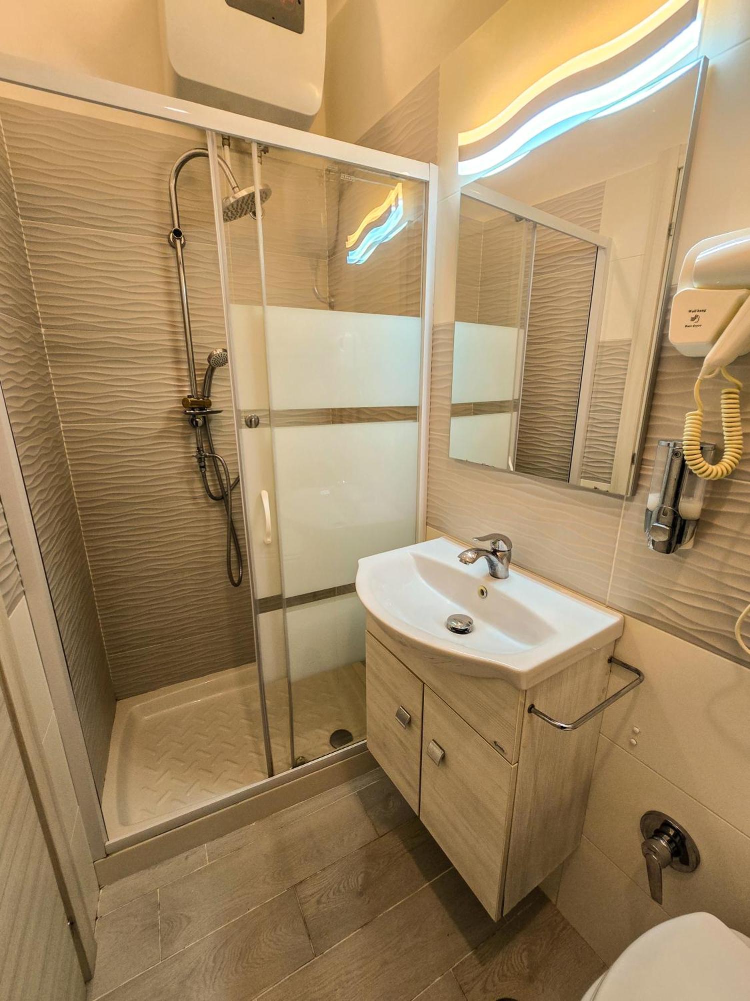 Double Room Private Bathroom