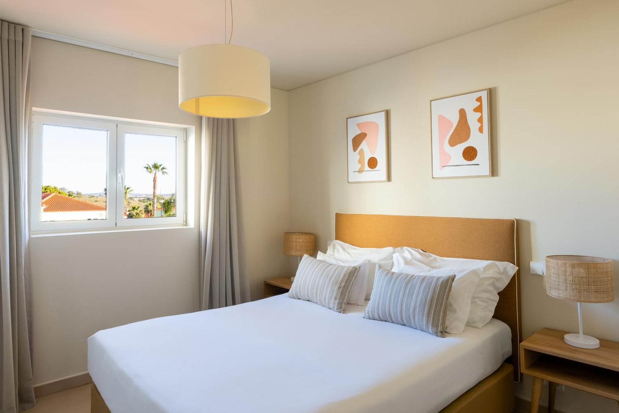 One-Bedroom Deluxe Apartment