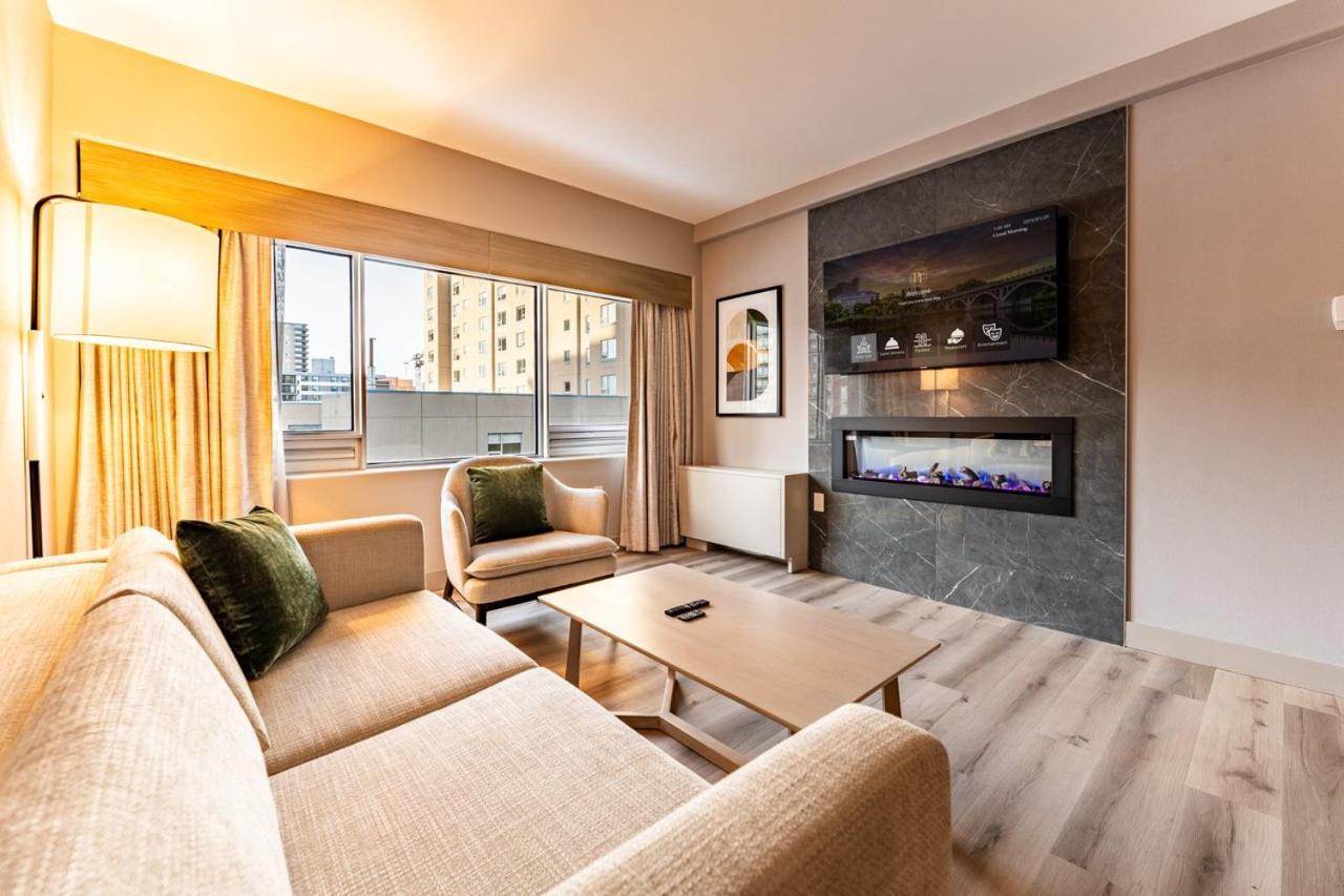 Executive Suite,1649895085:JPEG