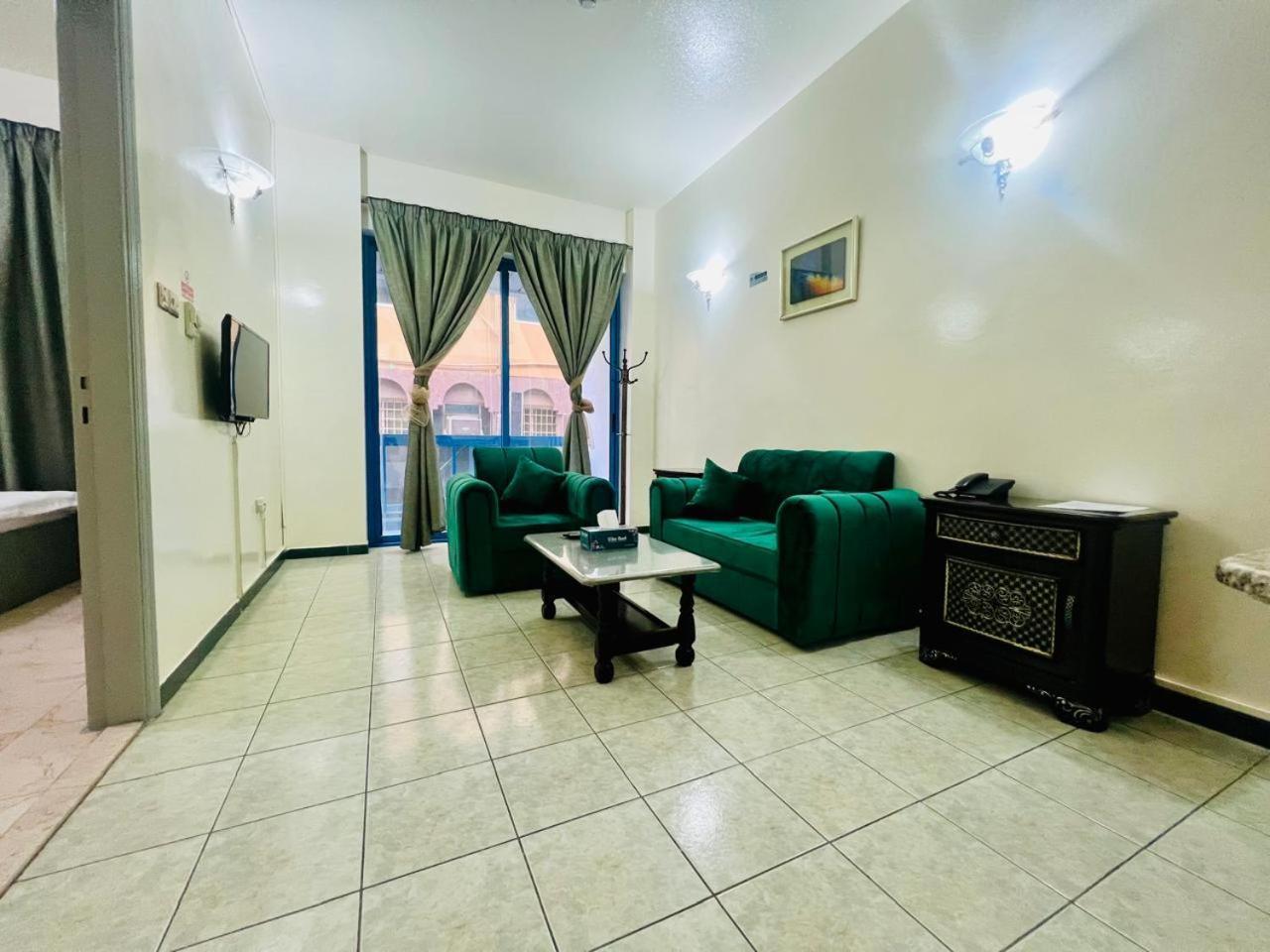 One-Bedroom Apartment Twin Bed