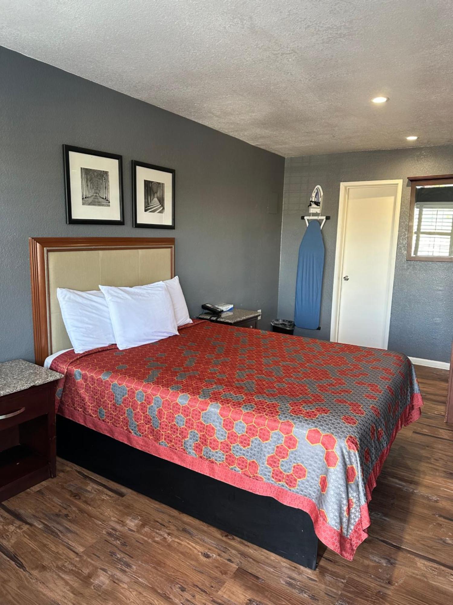Queen Room