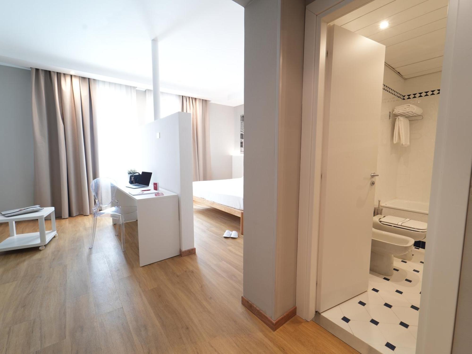 Junior Suite,1659455423:JPEG