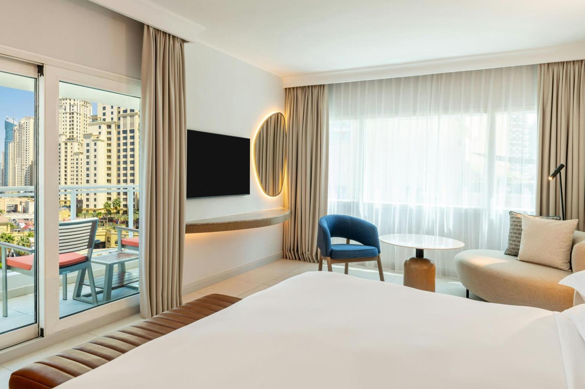 Deluxe King Balcony JBR View Private beach Access