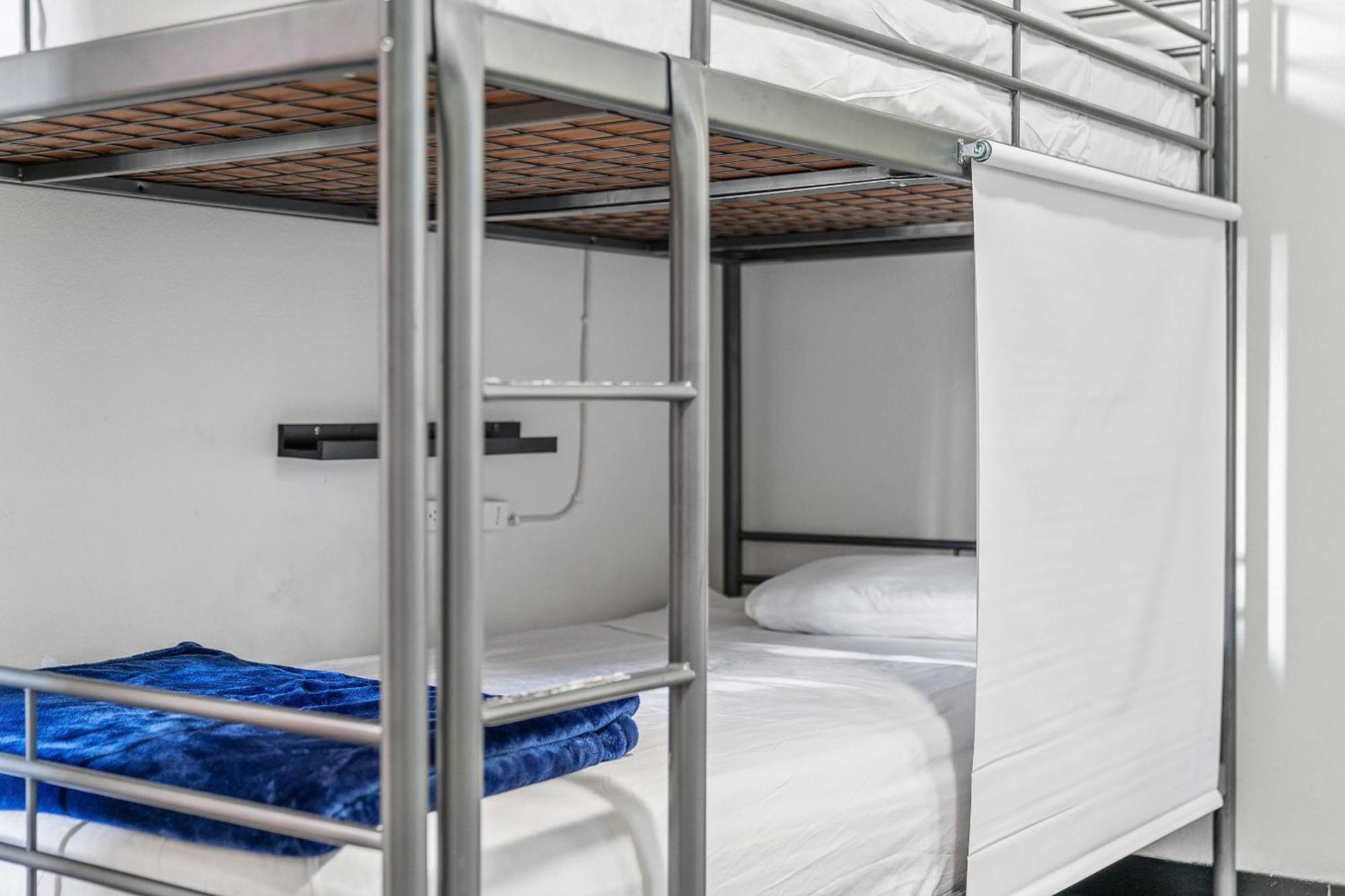 Bed 8-Bed Dorm