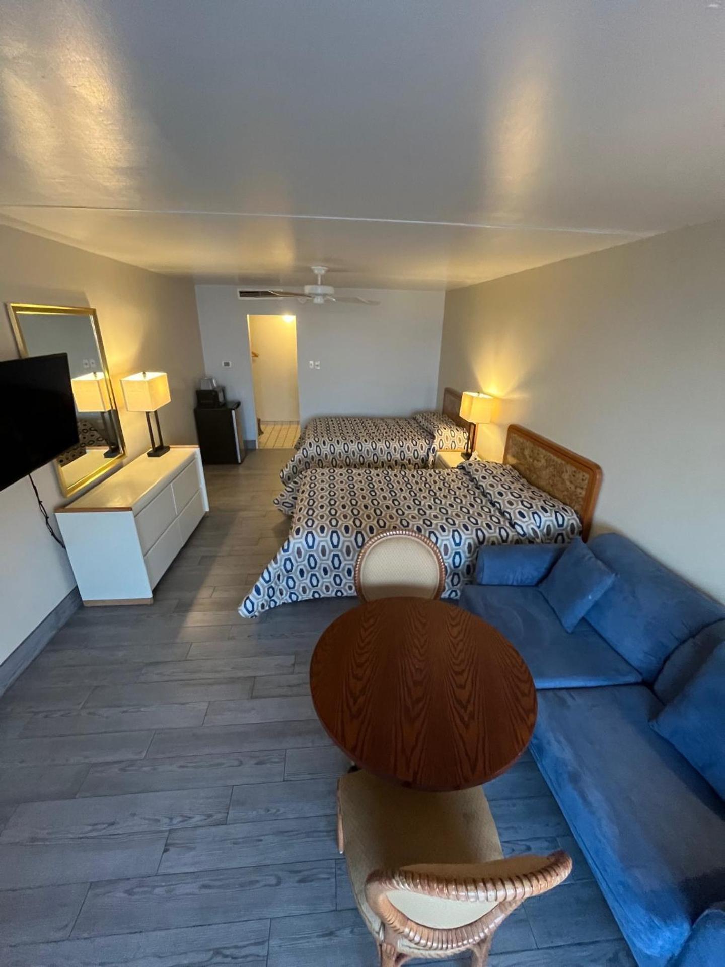Deluxe Family Room